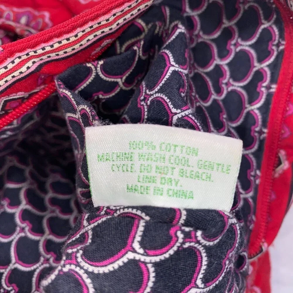 Vera Bradley Red Paisley Print shoulder Bag Zipper Closure & Inner Pockets
